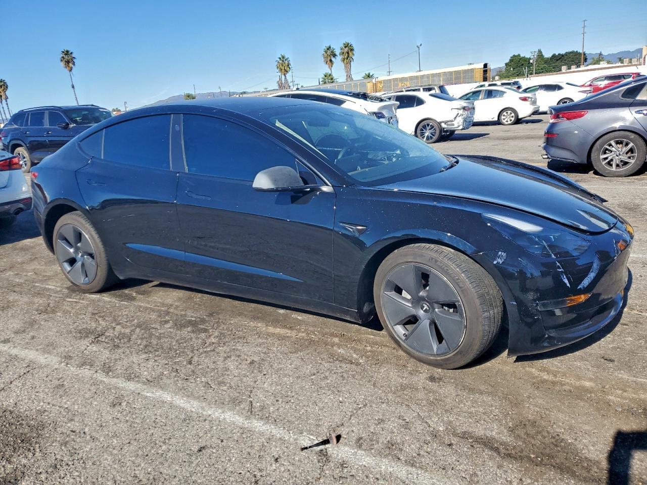 2023 Tesla Model 3 - Фото 4