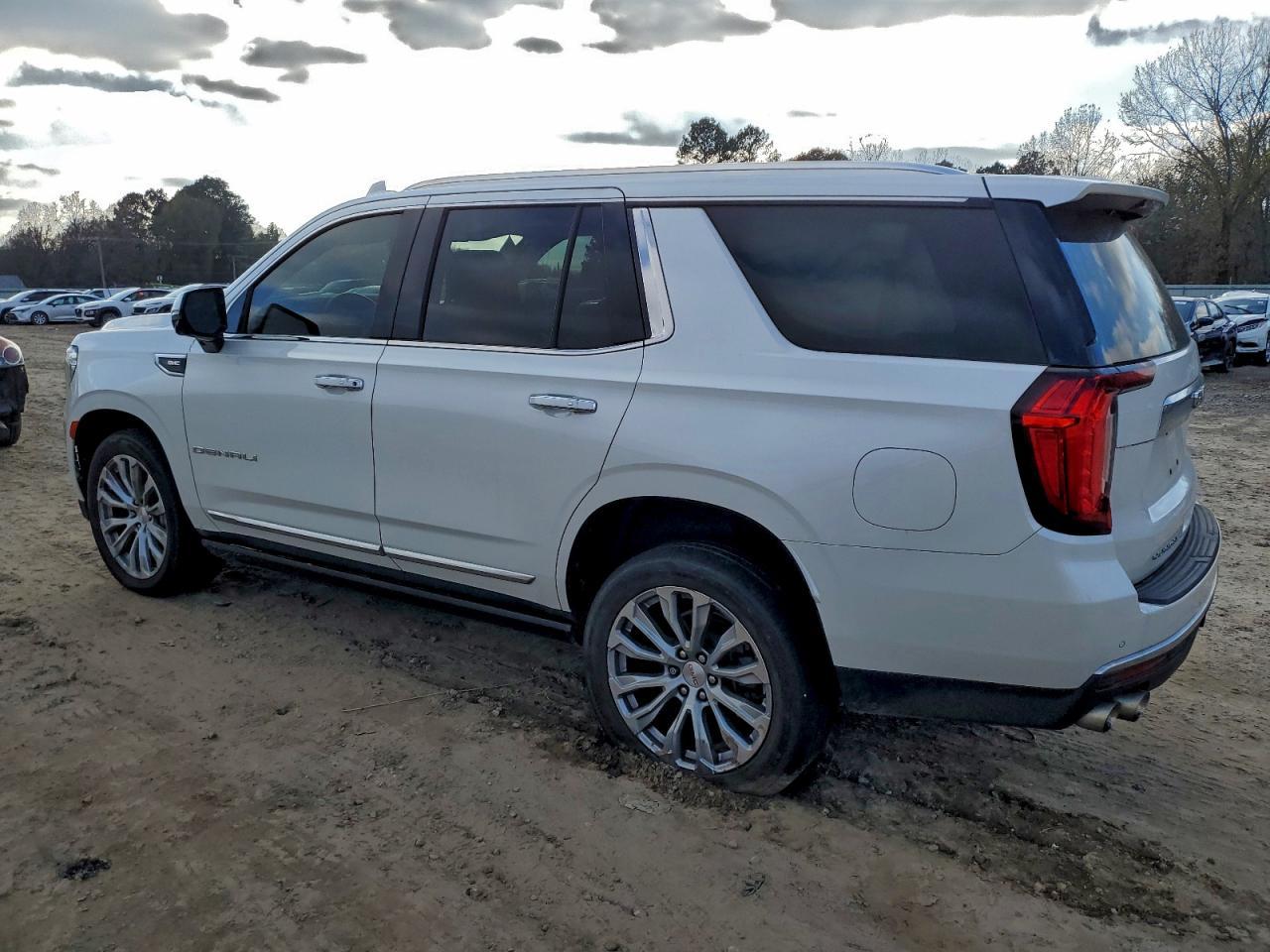 2021 GMC Yukon Denali - Image 2