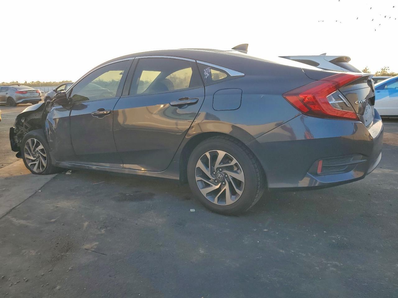 2018 Honda Civic Ex - Фото 2