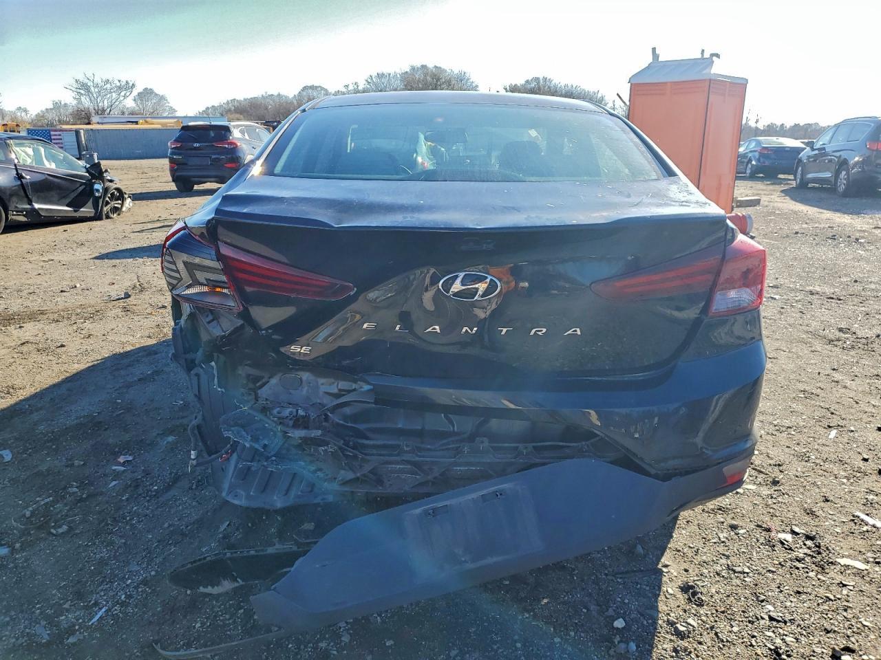 2020 Hyundai Elantra Se - Фото 6