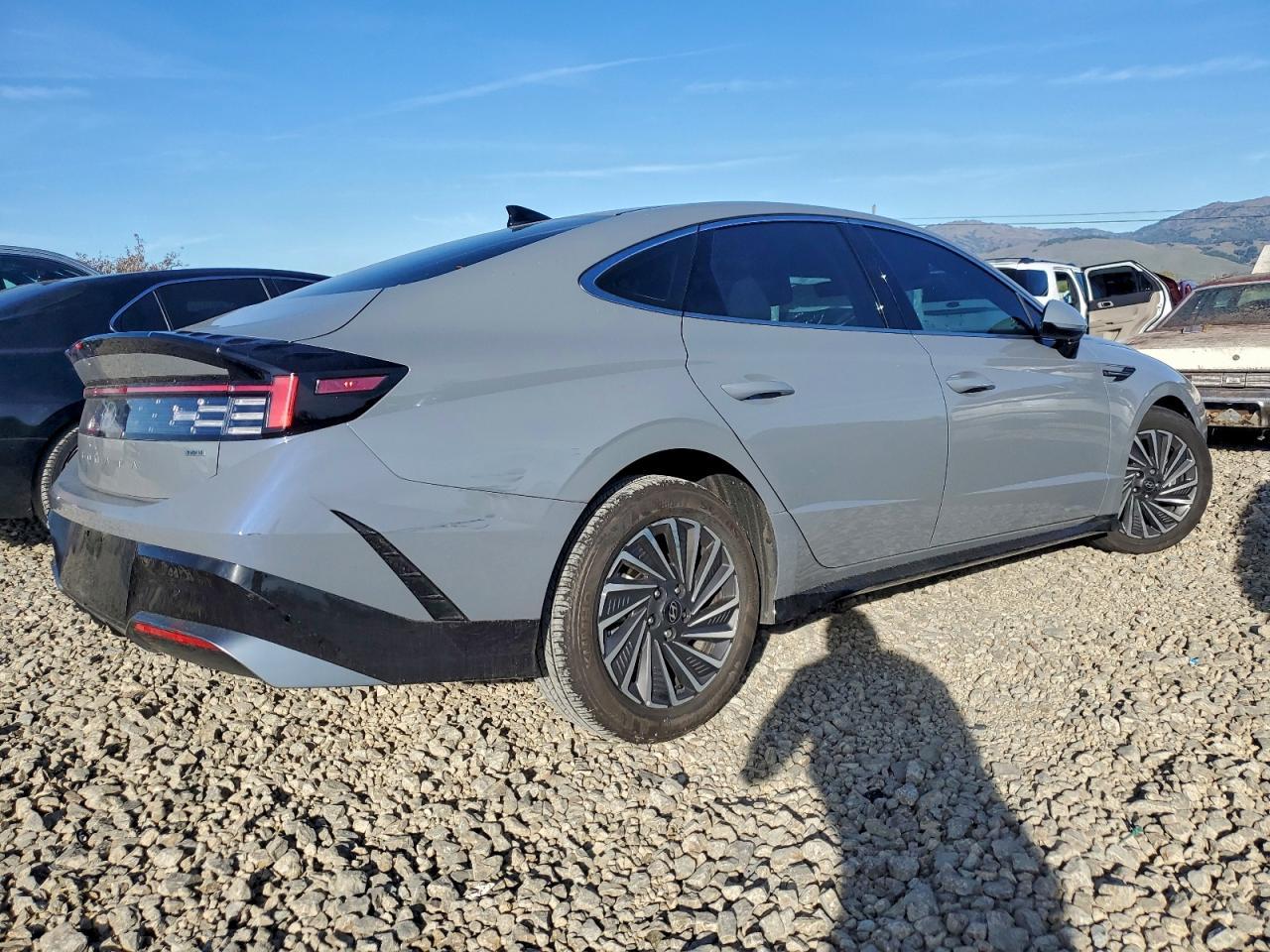 2025 Hyundai Sonata Sel - Image 3