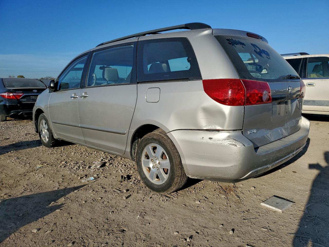 2007 Toyota Sienna Ce - Фото 2