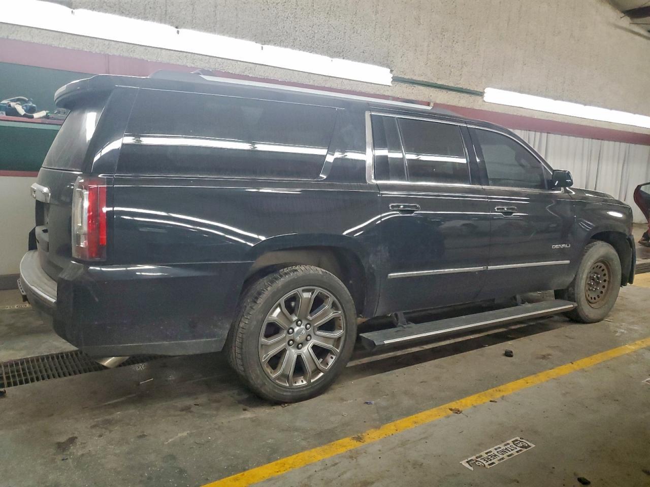 2016 GMC Yukon Xl Denali - Image 3