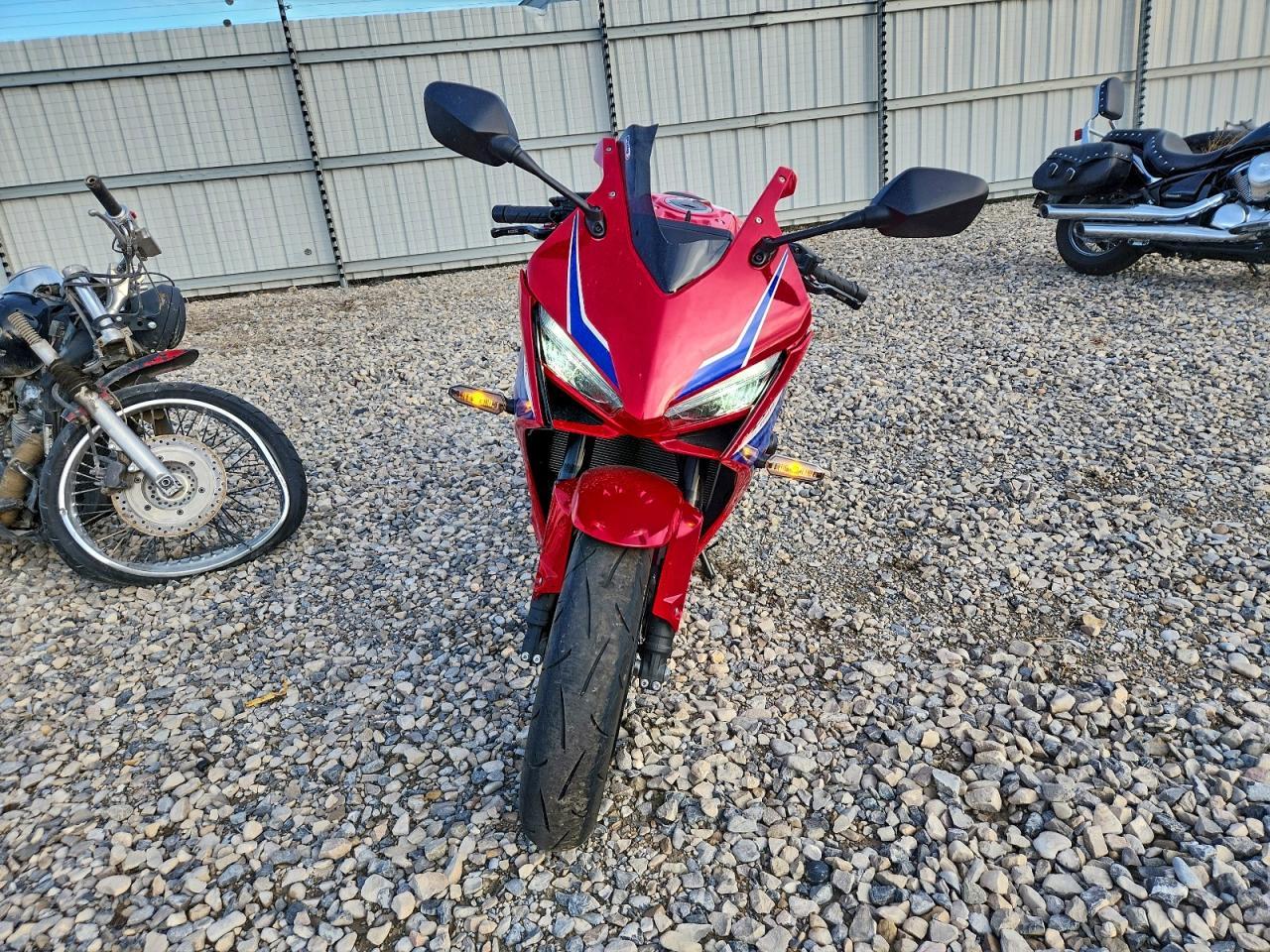 2024 Honda Cbr650 R - Image 2