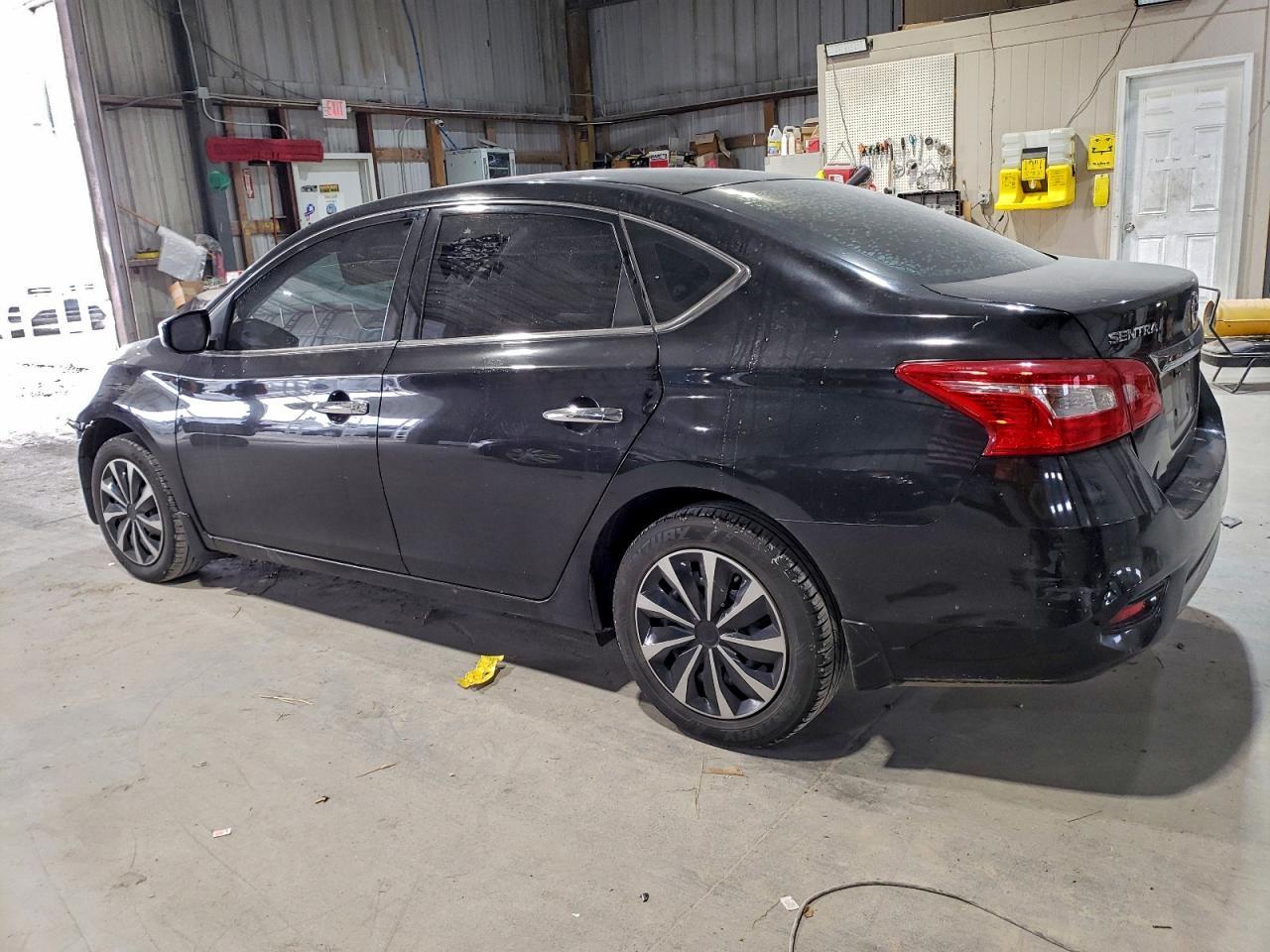 2017 Nissan Sentra S - Фото 2