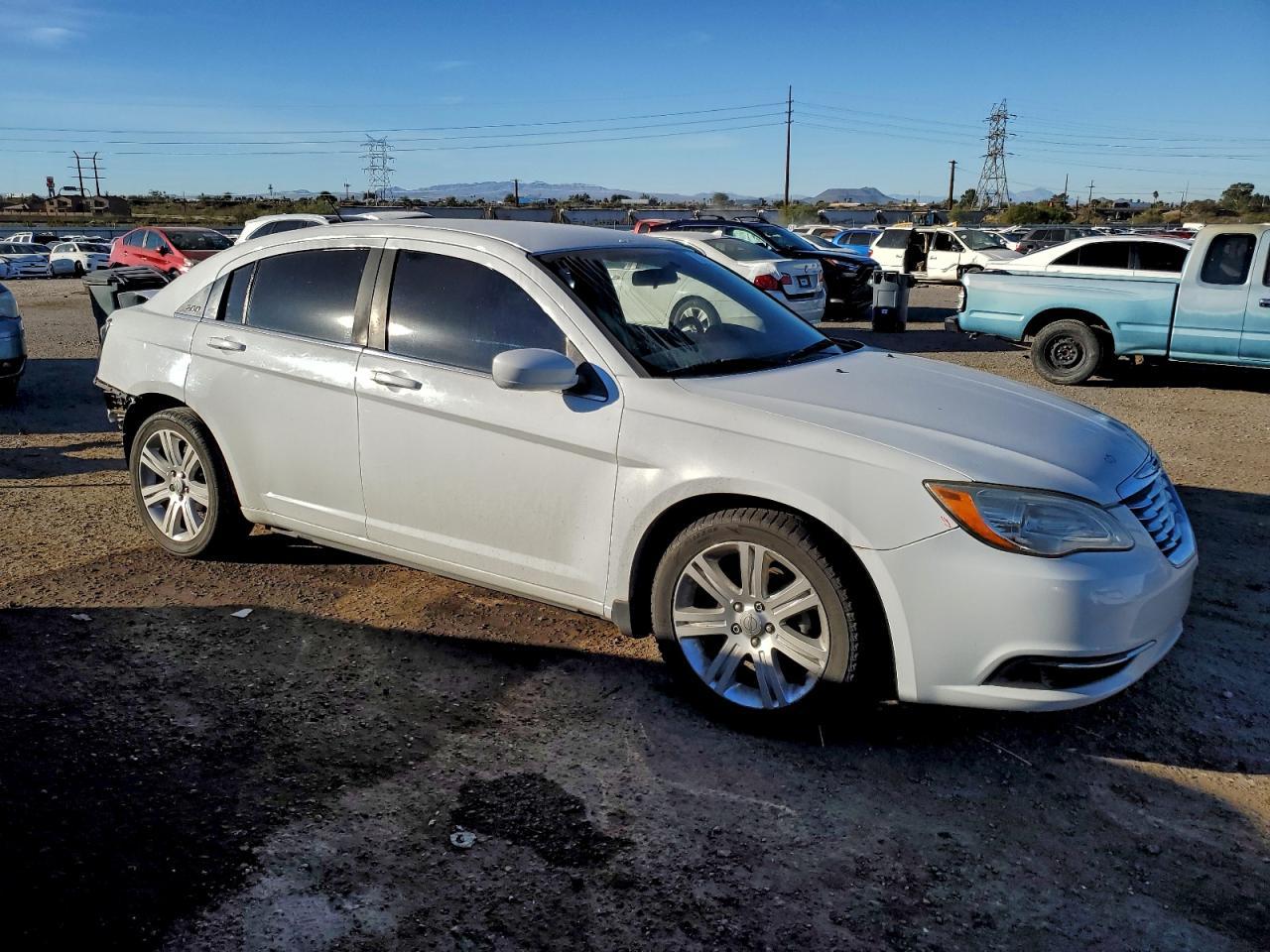 2013 Chrysler 200 Lx - Image 4