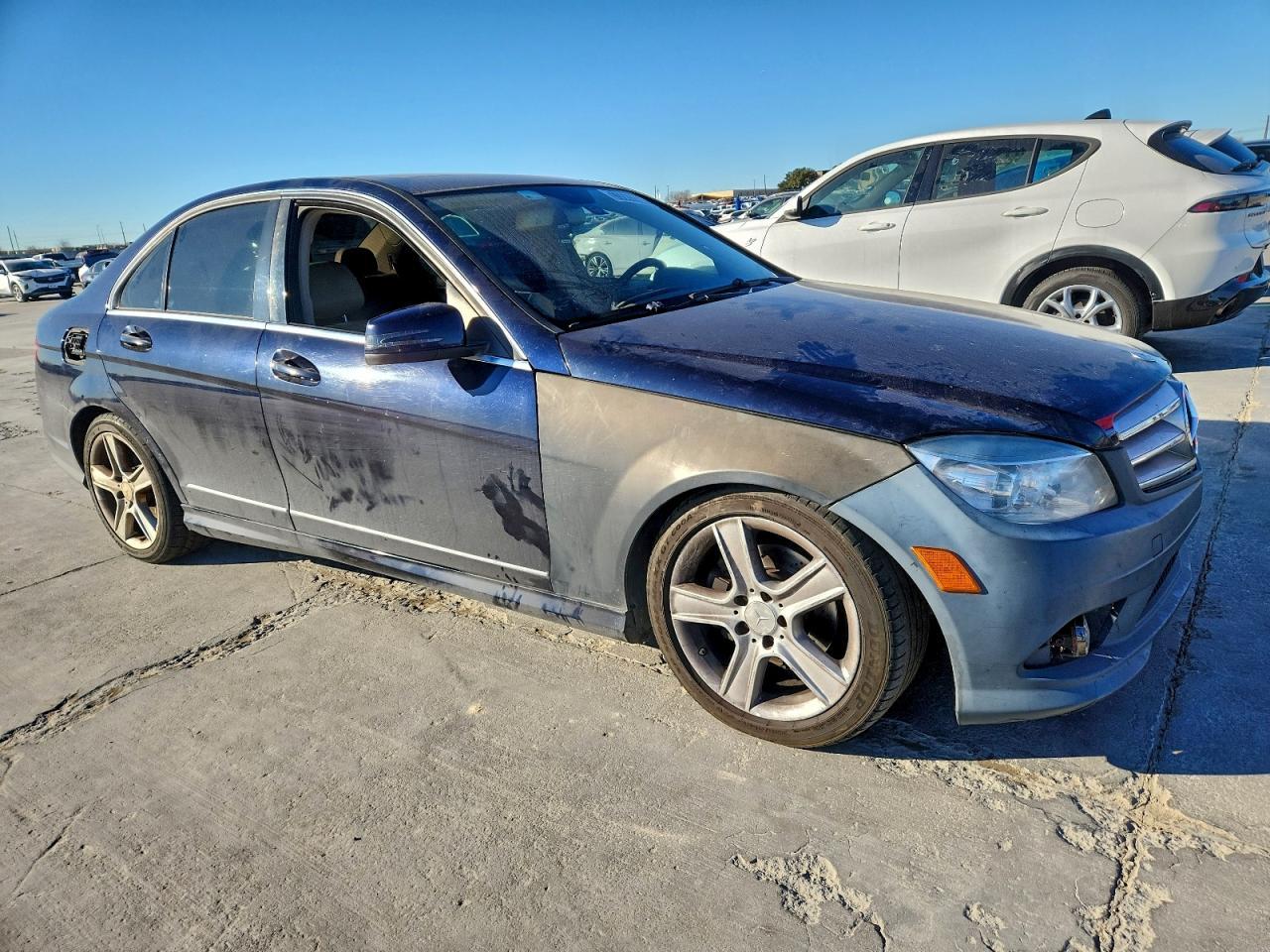 2010 Mercedes-Benz C 300 4Matic - Фото 4