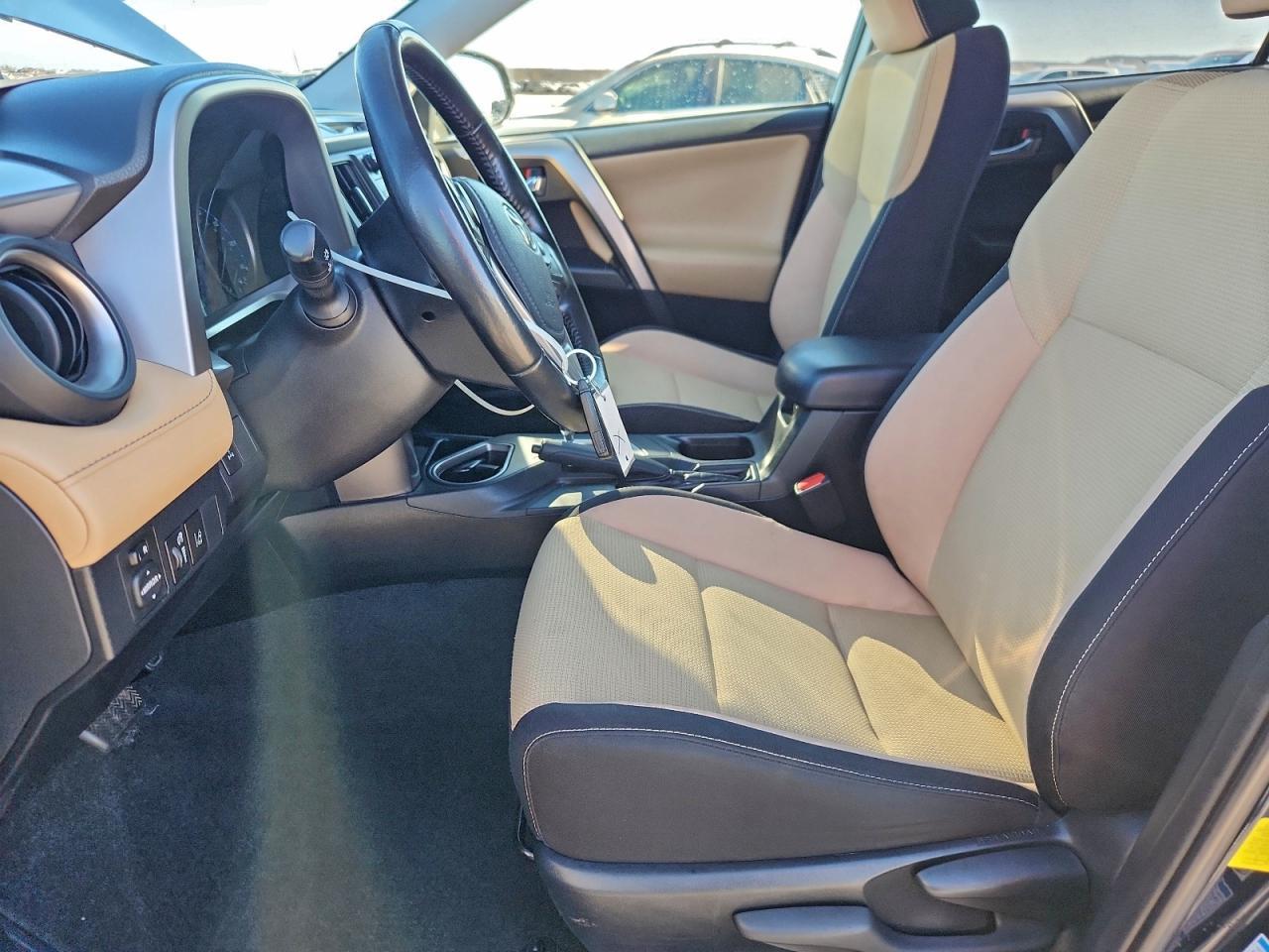 2017 Toyota Rav4 Xle - Image 7