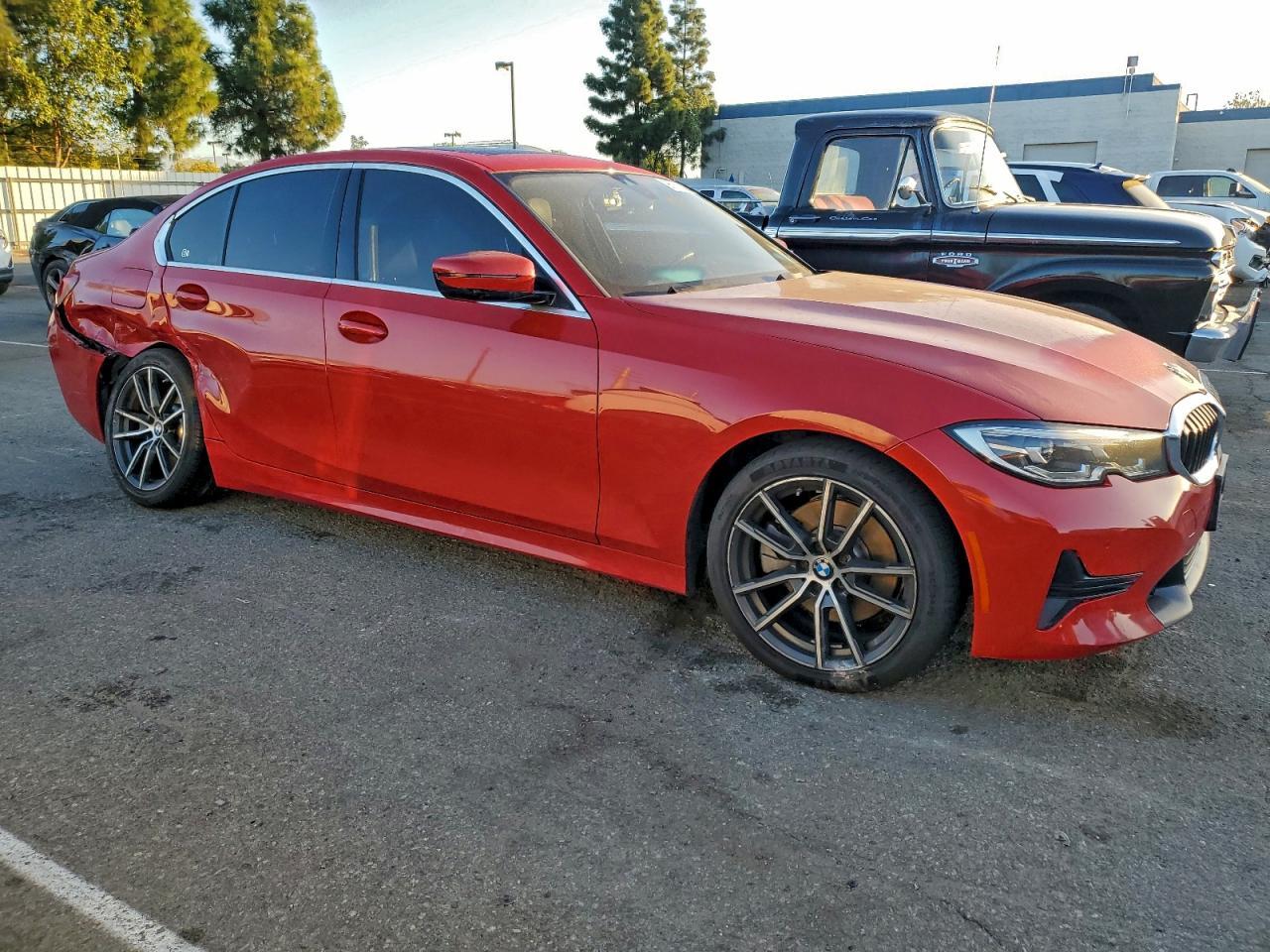 2020 BMW 330I - Фото 4