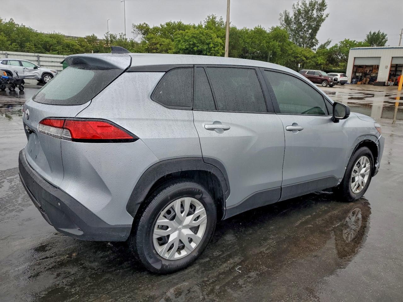 2024 Toyota Corolla Cross L - Фото 3