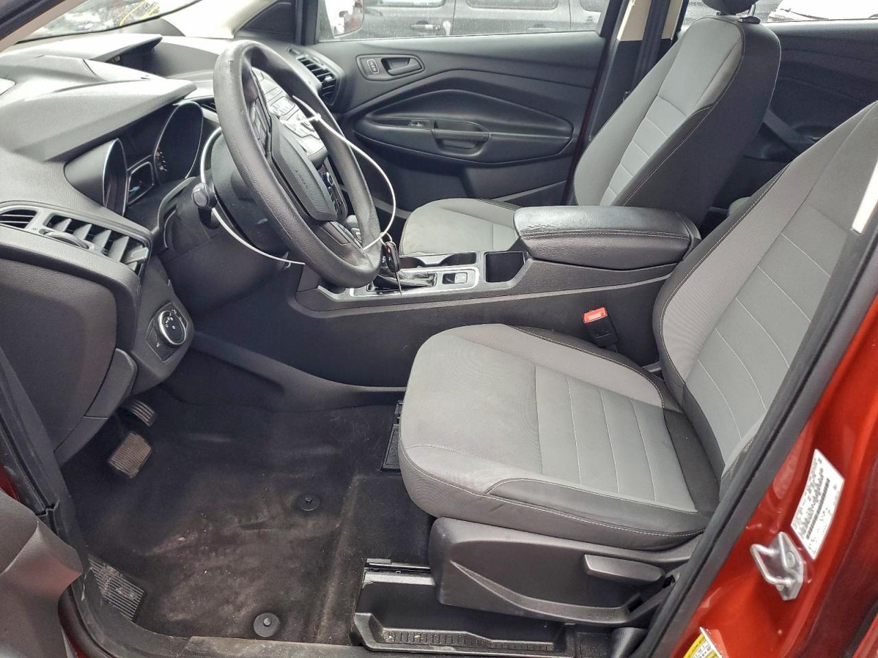 2019 Ford Escape S - Фото 7