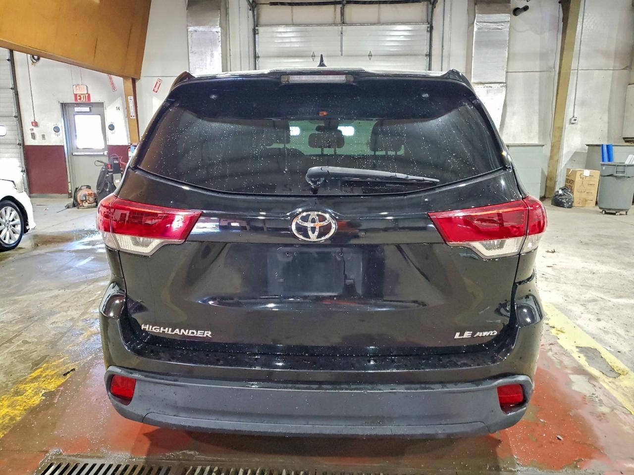 2017 Toyota Highlander Le Plus - Фото 6