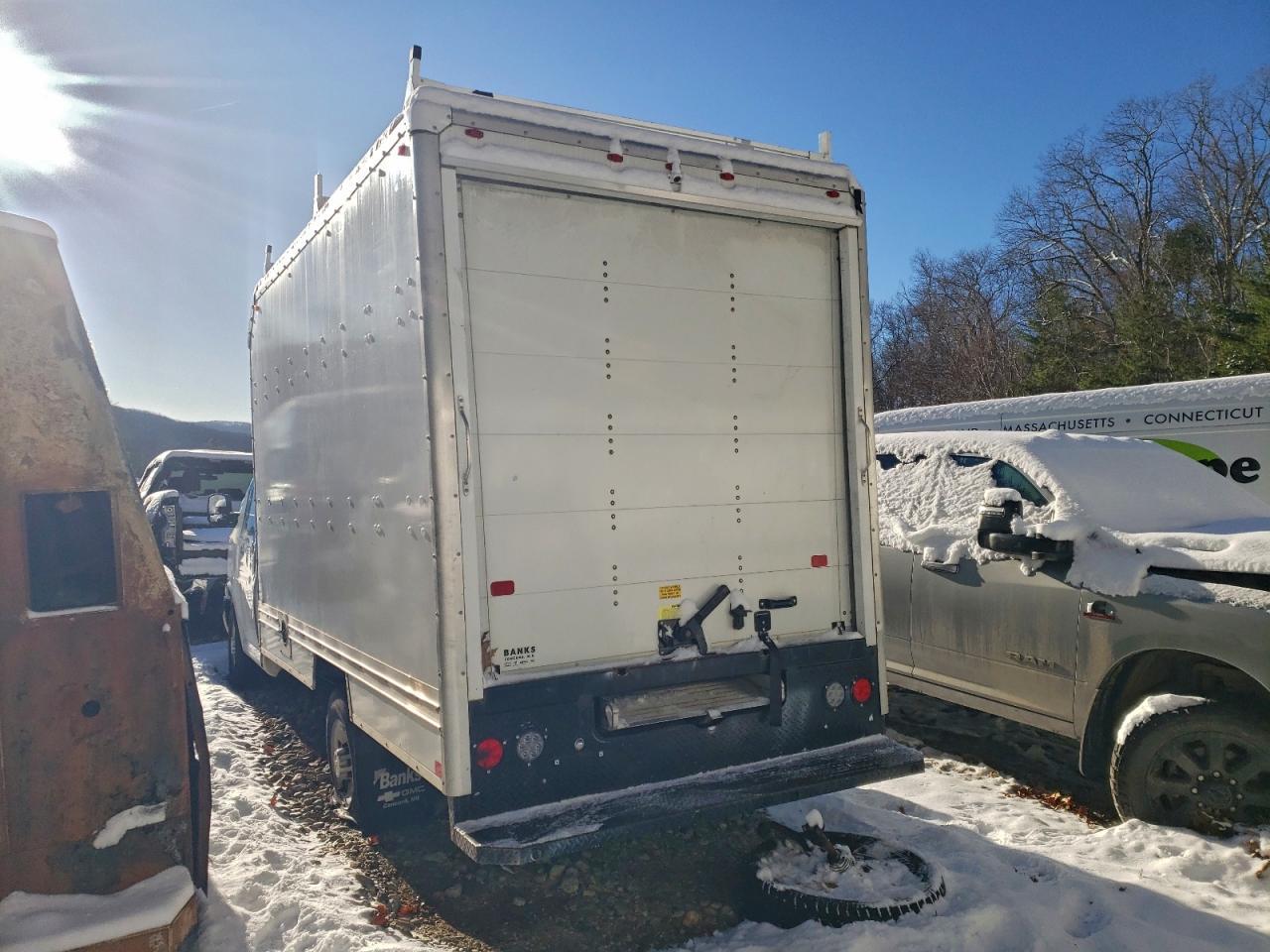 2023 Chevrolet Express G3 - Box Truck - Image 2