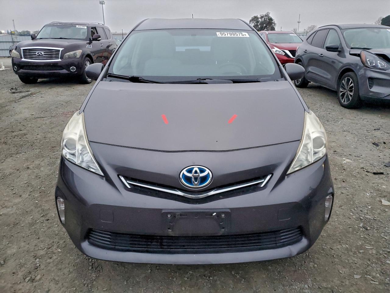 2014 Toyota Prius V - Image 5