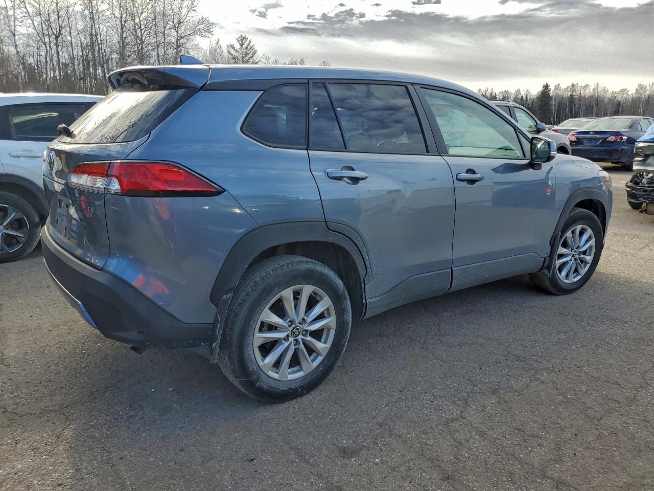 2022 Toyota Corolla Cross Le - Фото 3