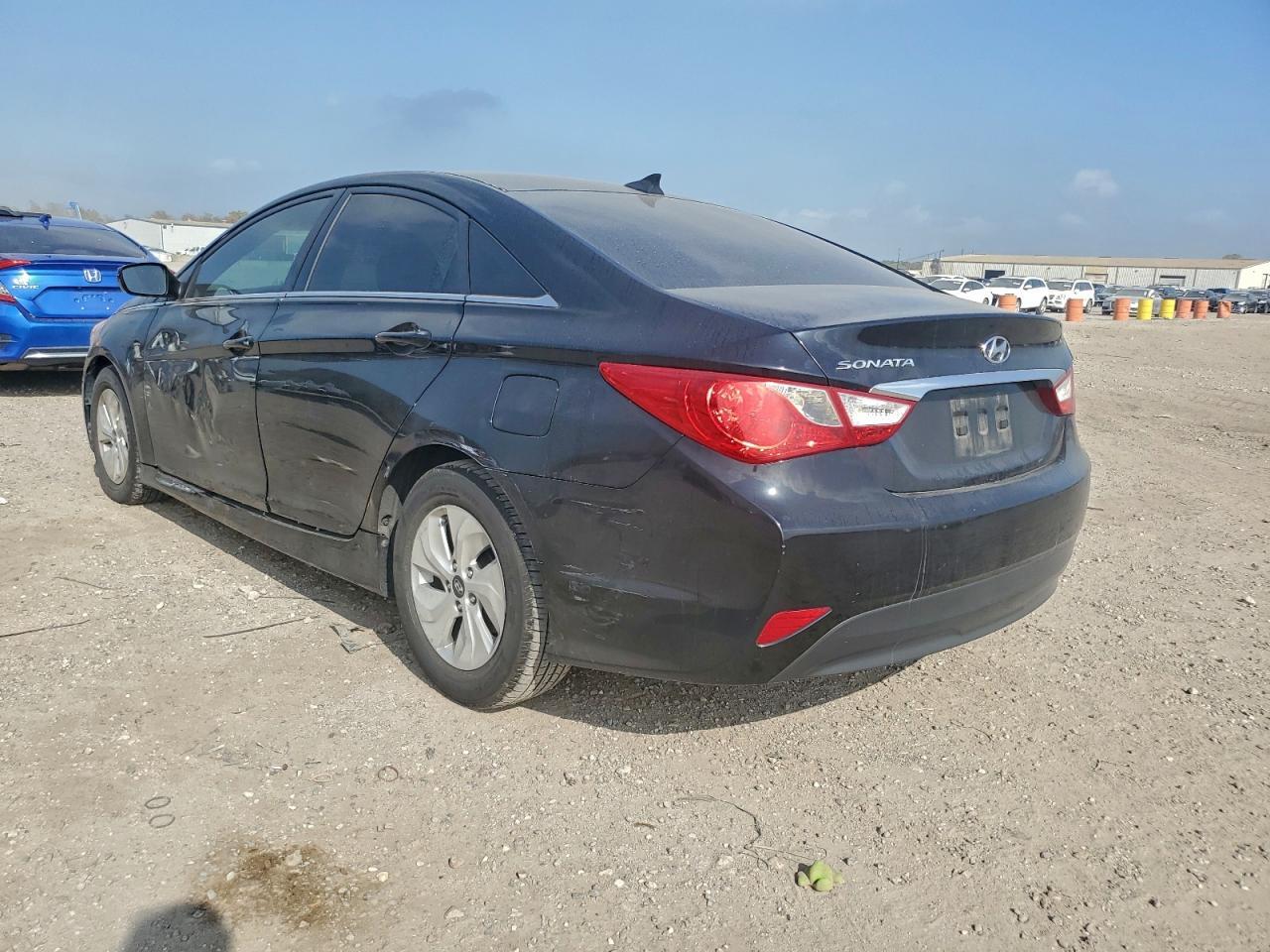 2014 Hyundai Sonata Gls - Image 2
