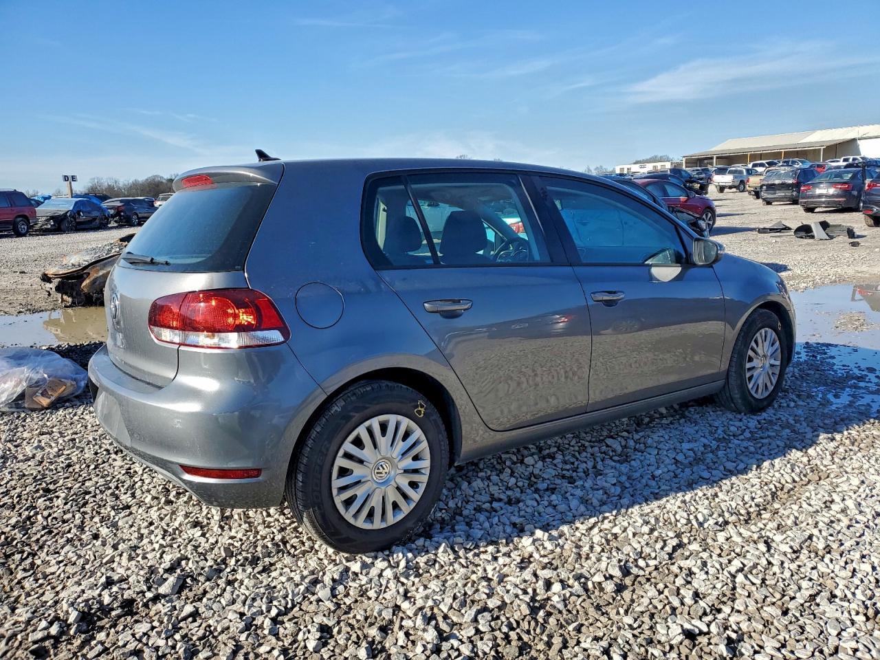2013 Volkswagen Golf - Image 3