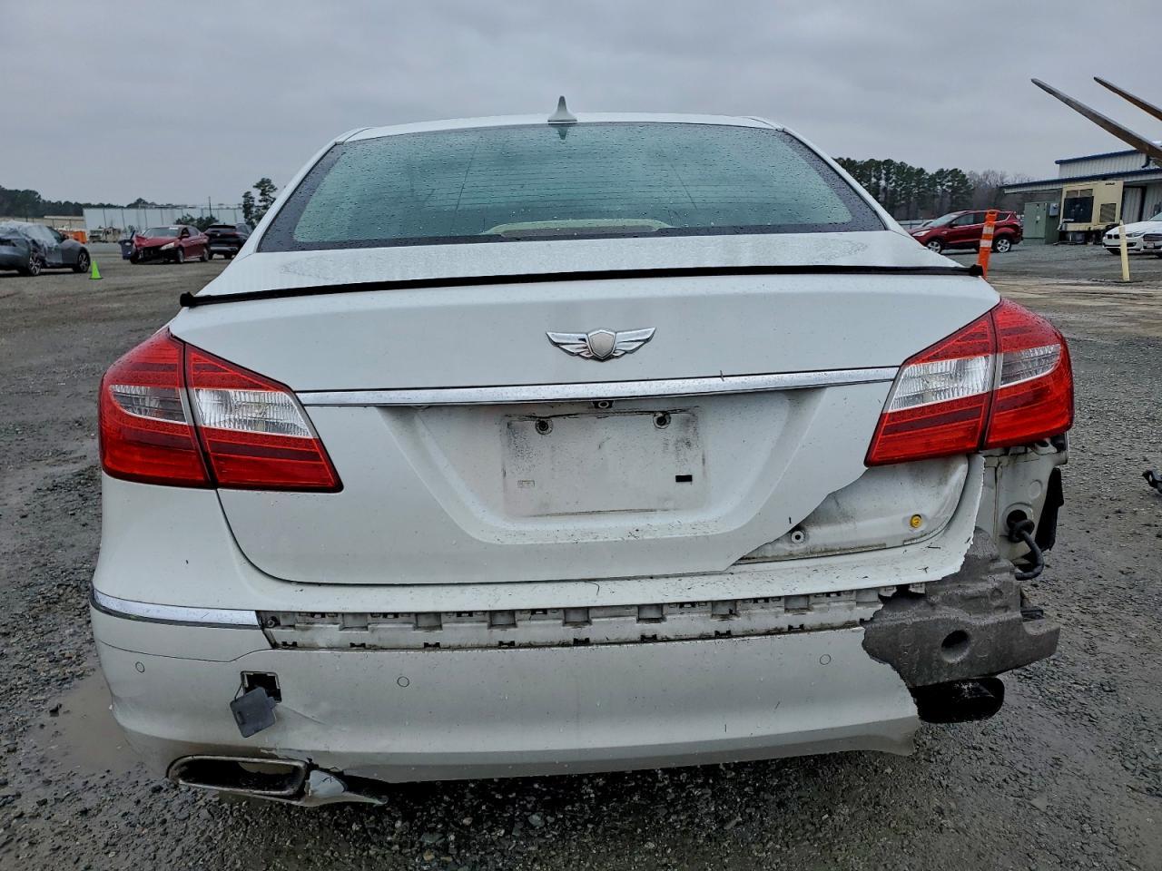 2013 Hyundai Genesis 3.8L - Image 6