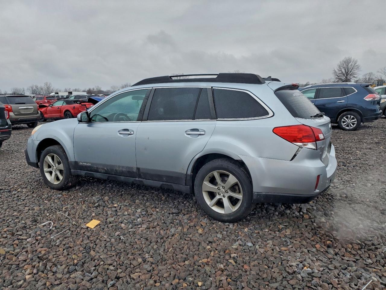 2013 Subaru Outback 3.6R Limited - Image 2
