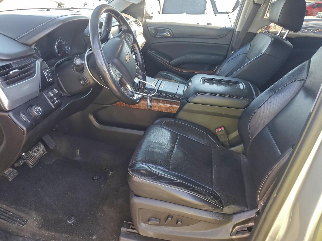 2017 Chevrolet Suburban C1500 Premier - Image 7