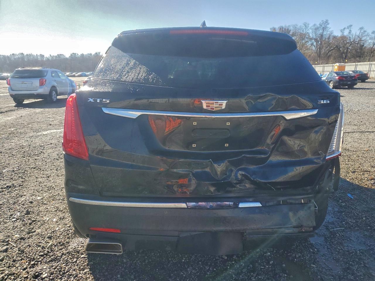 2017 Cadillac Xt5 Luxury - Image 6