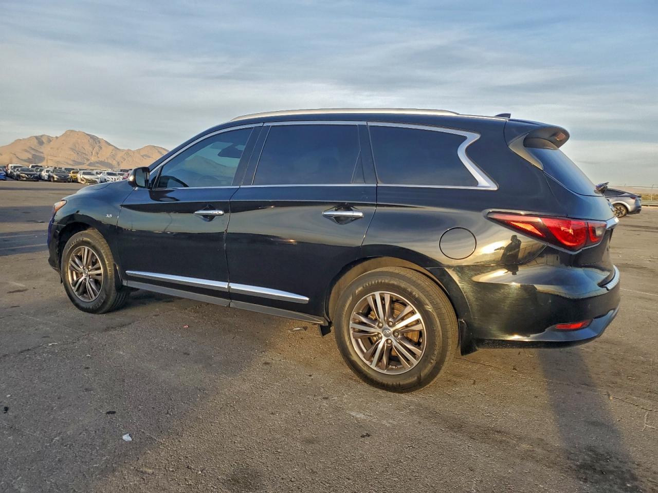 2019 Infiniti Qx60 Luxe - Image 2