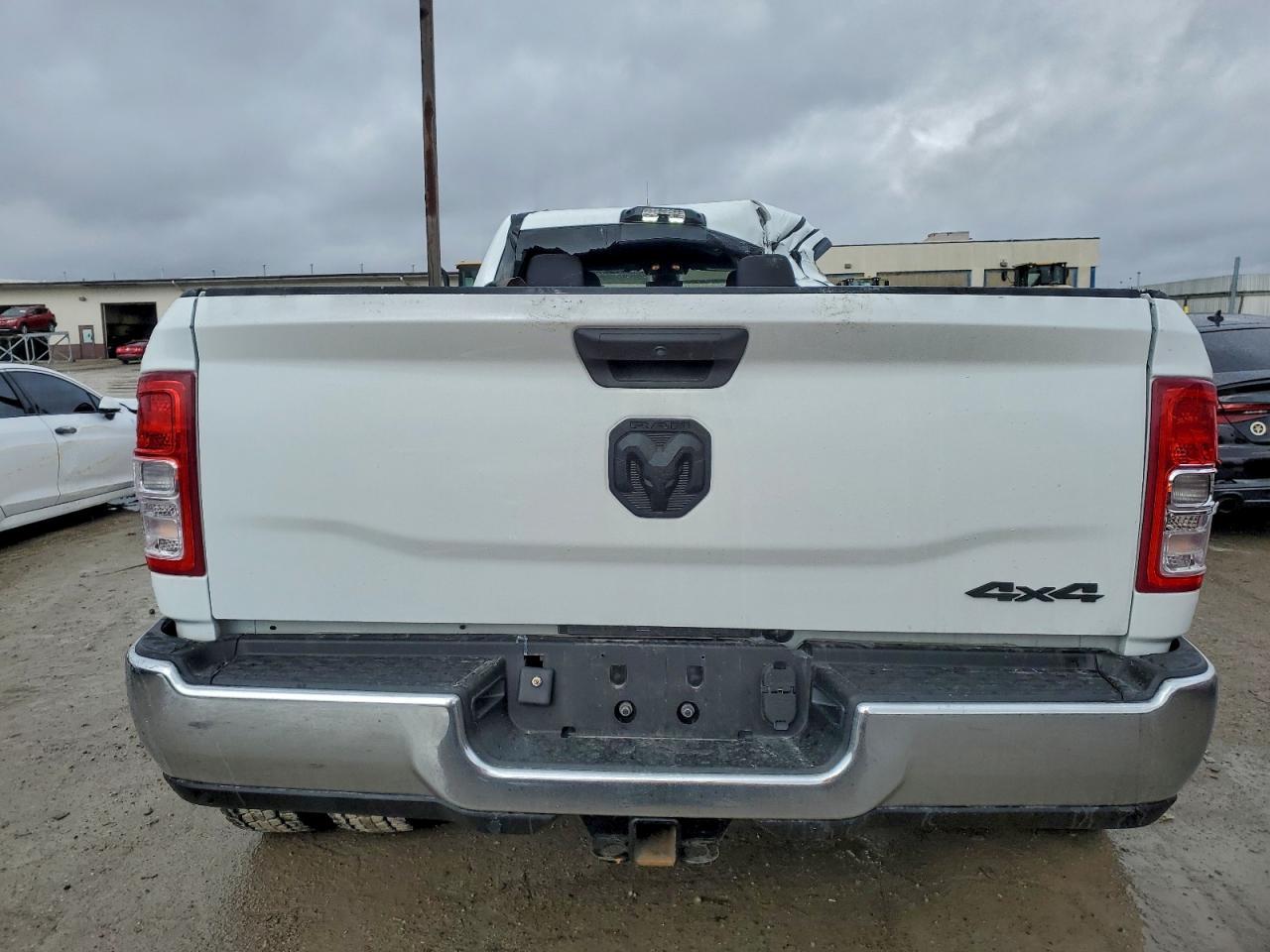 2024 Ram 3500 Tradesman - Фото 6
