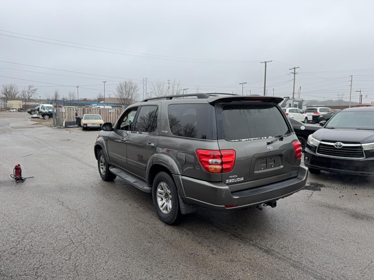 2004 Toyota Sequoia Limited - Фото 3