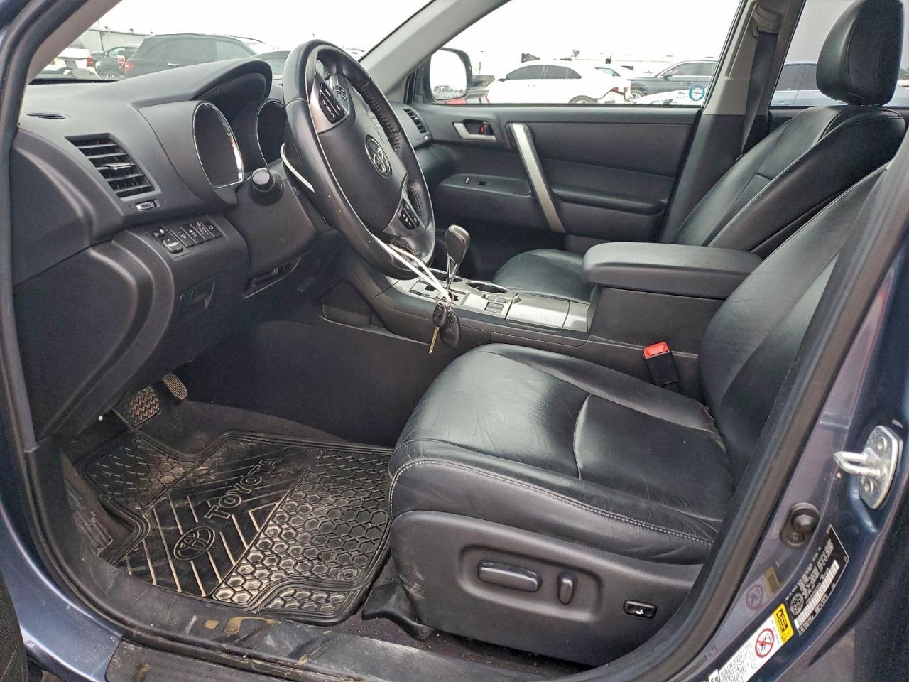 2013 Toyota Highlander Base - Image 7