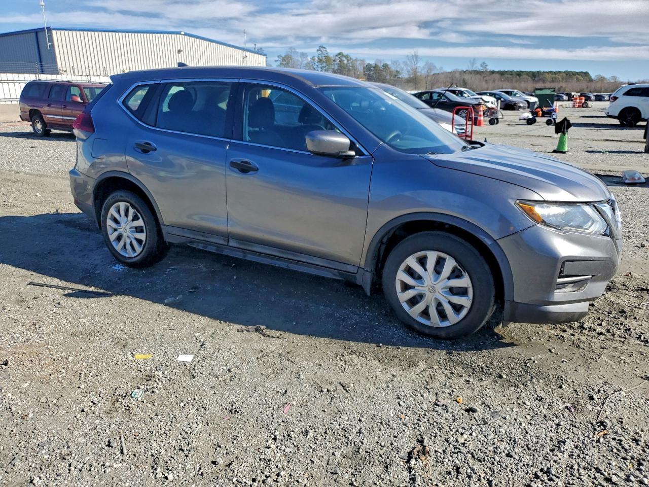 2018 Nissan Rogue S - Image 4