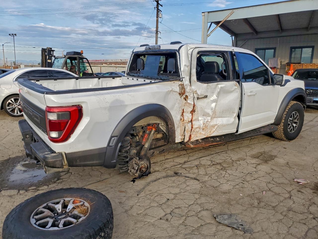 2023 Ford F150 Raptor - Фото 3