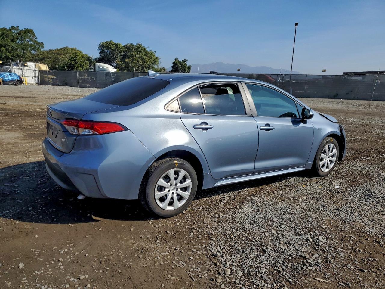 2023 Toyota Corolla Le - Фото 3