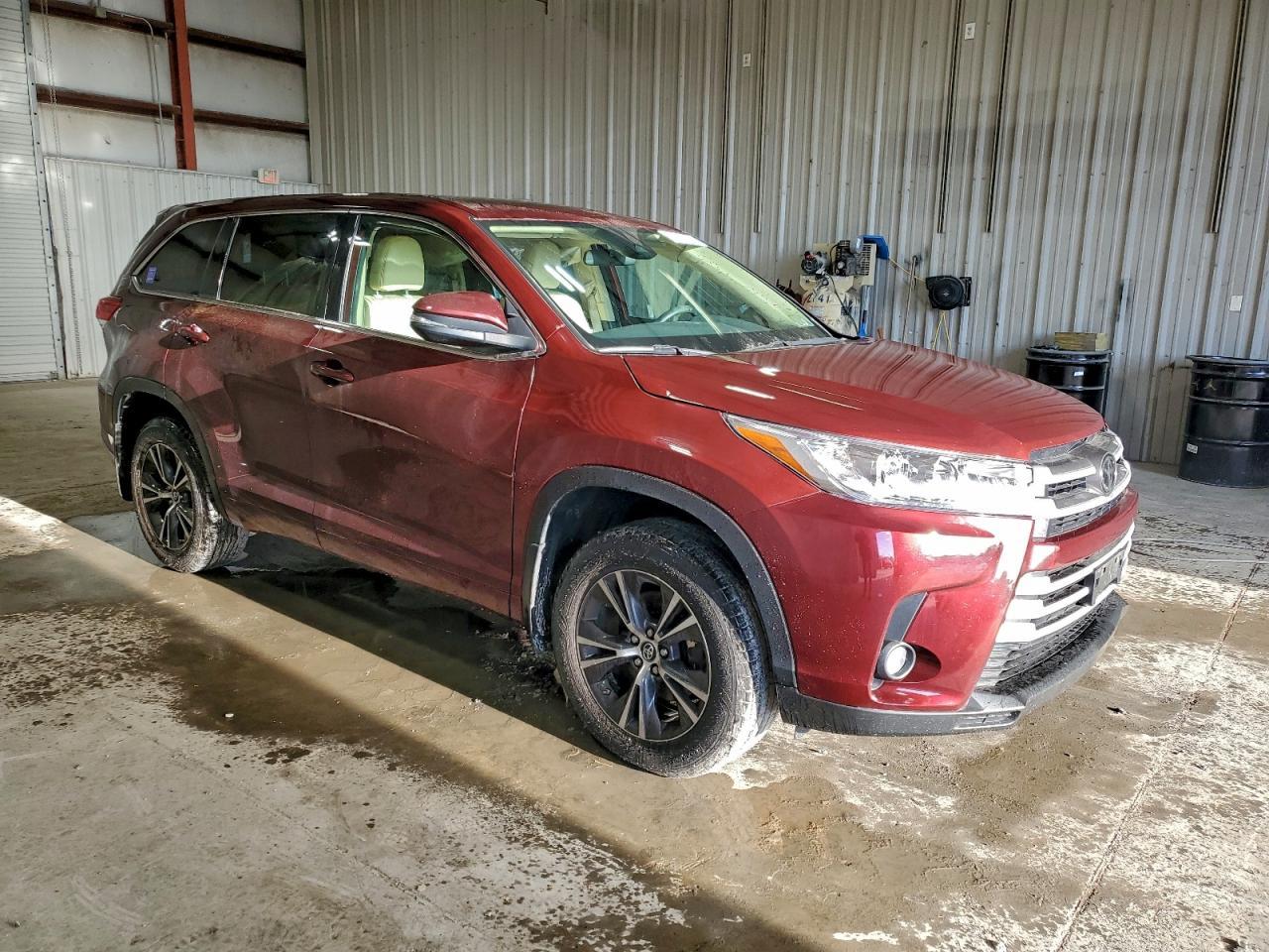 2018 Toyota Highlander Le Plus - Фото 4