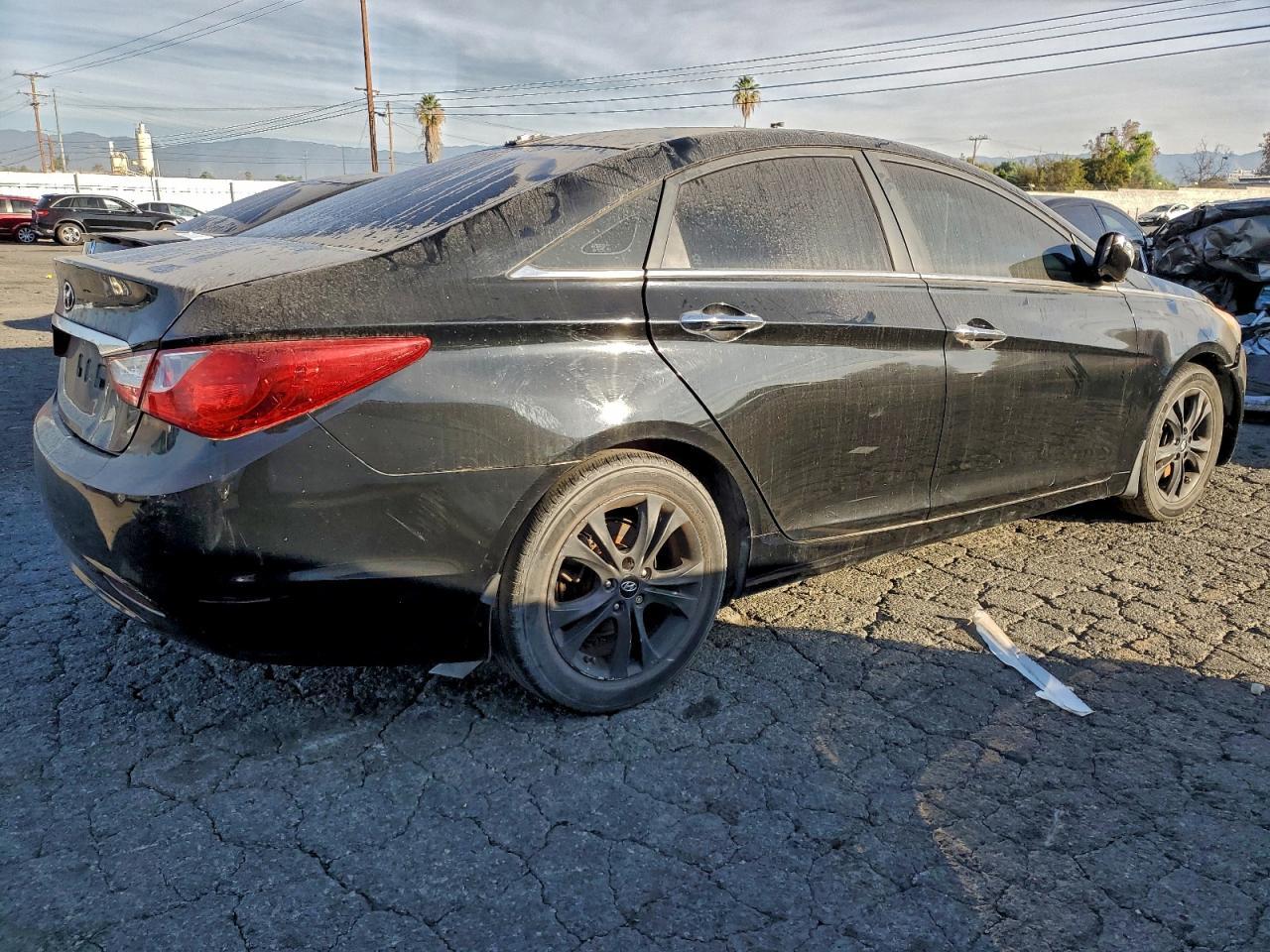 2013 Hyundai Sonata Limited - Image 3