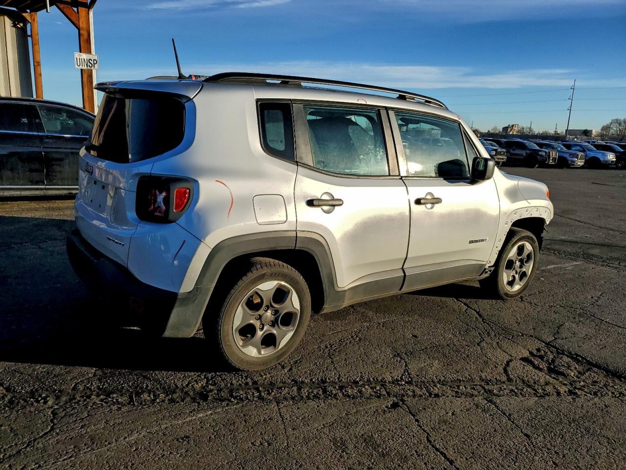 2015 Jeep Renegade Sport - Фото 3