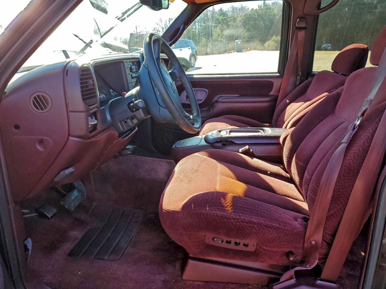 1997 Chevrolet Suburban C1500 - Image 7