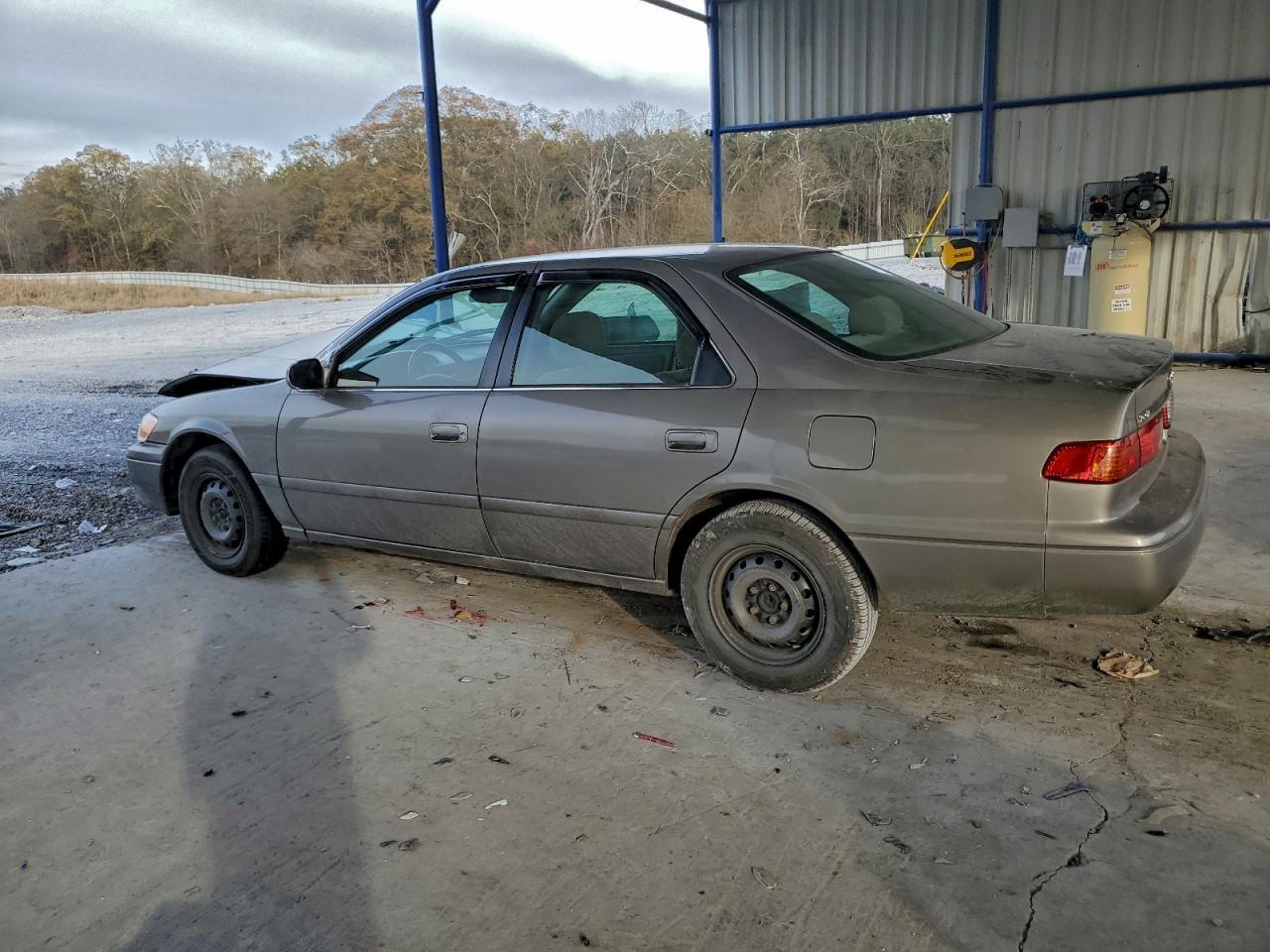 2000 Toyota Camry Ce - Фото 2