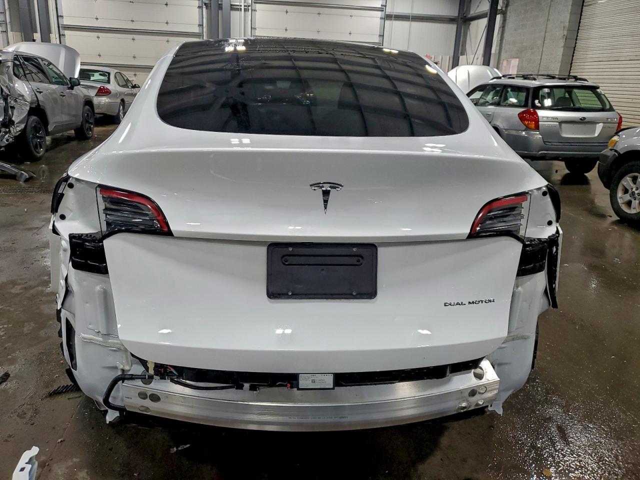 2023 Tesla Model Y - Фото 6