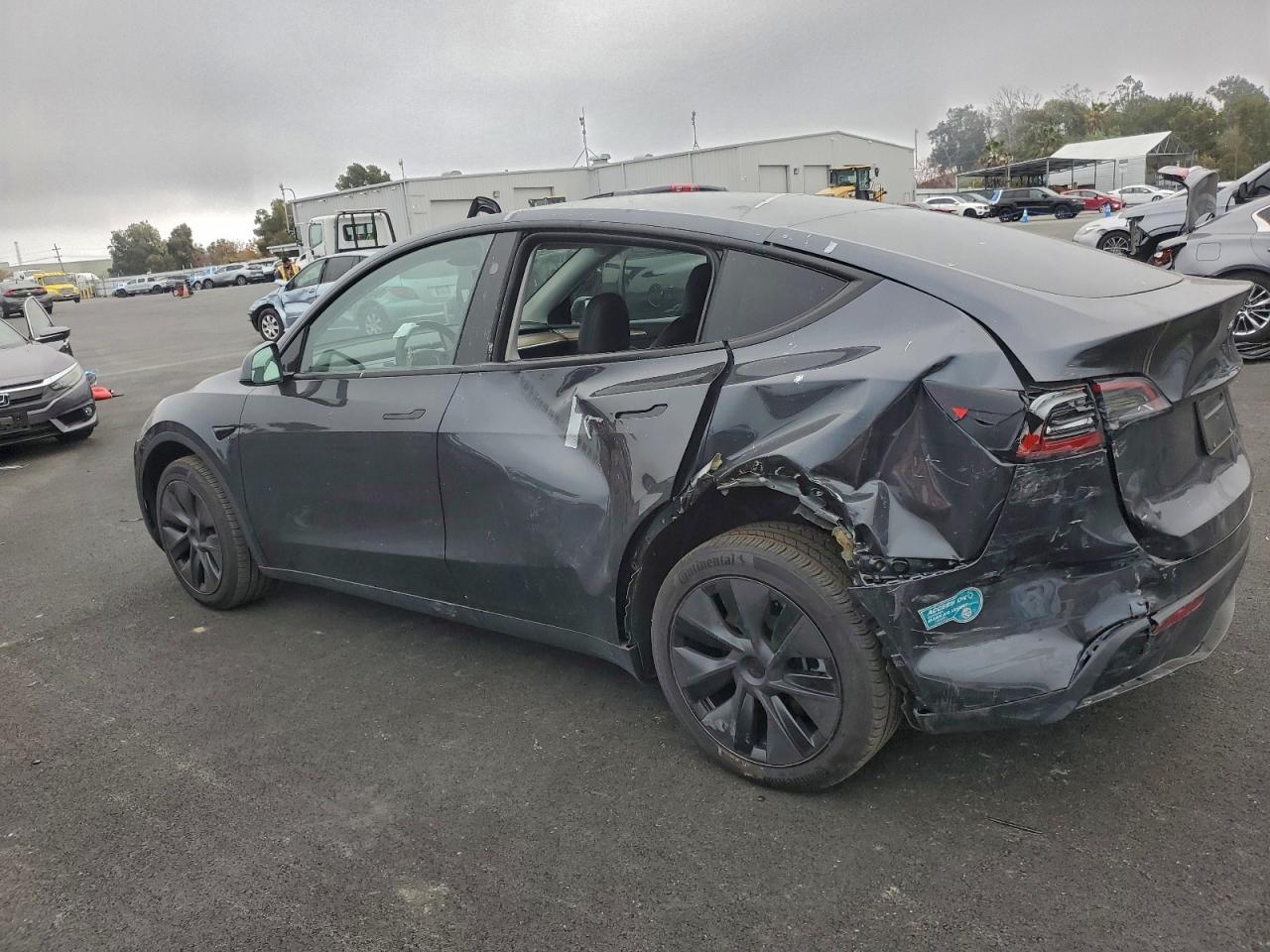 2025 Tesla Model Y - Image 2