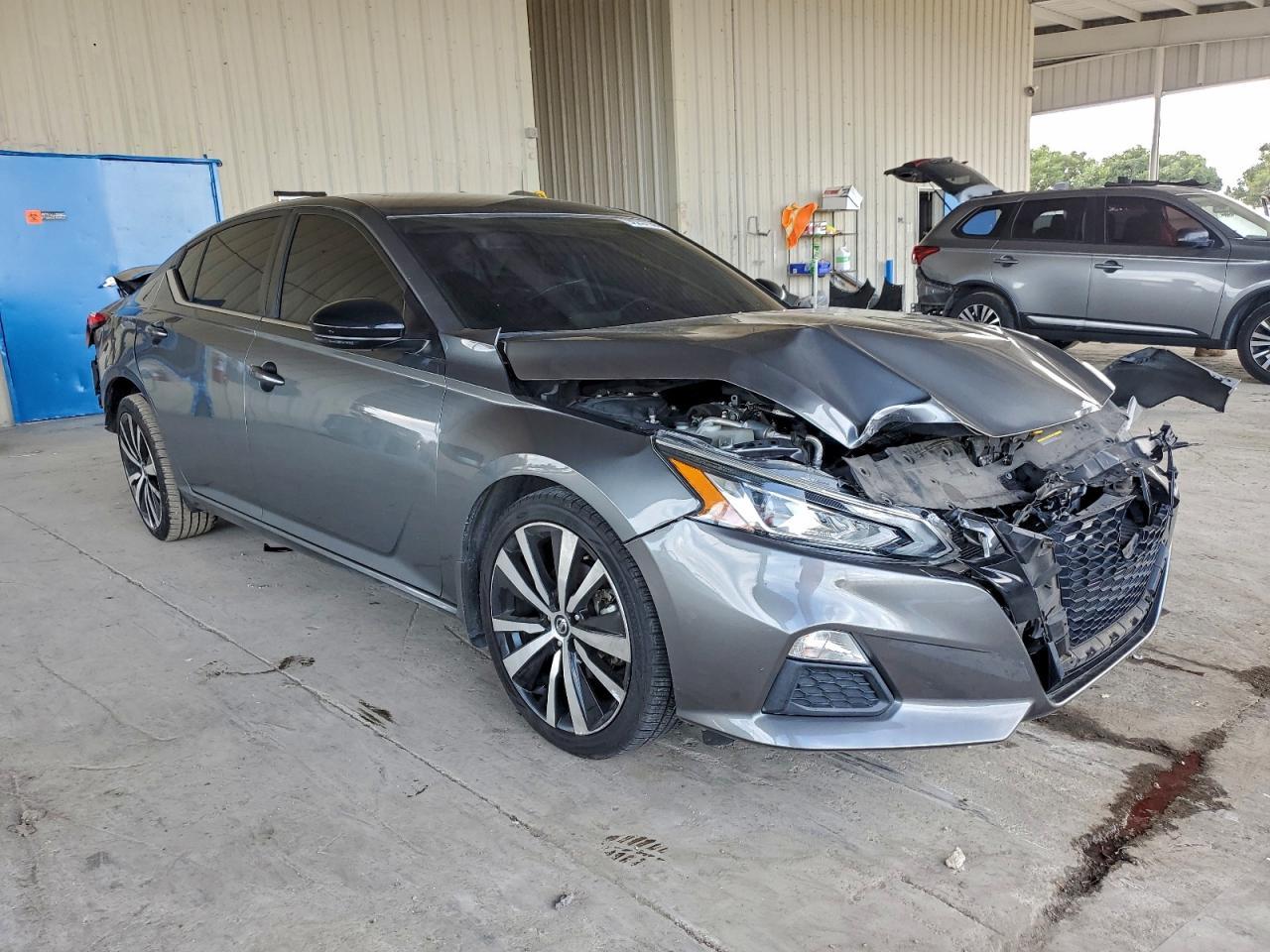 2019 Nissan Altima Sr - Фото 4