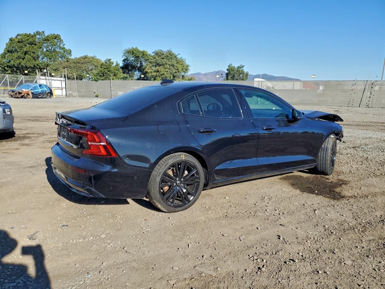 2024 Volvo S60 Plus - Фото 3