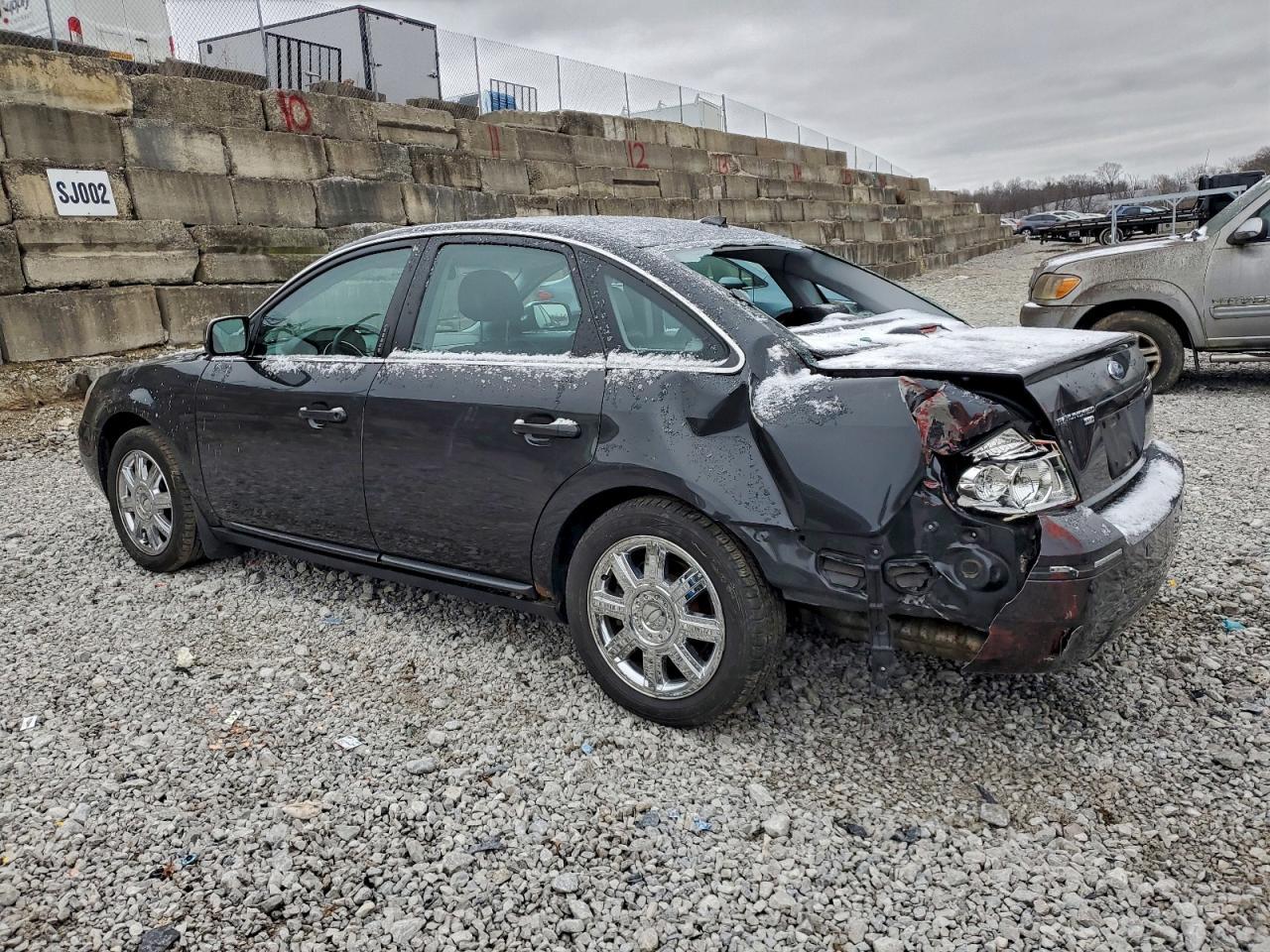 2007 Ford Five Hundred Limited - Image 2