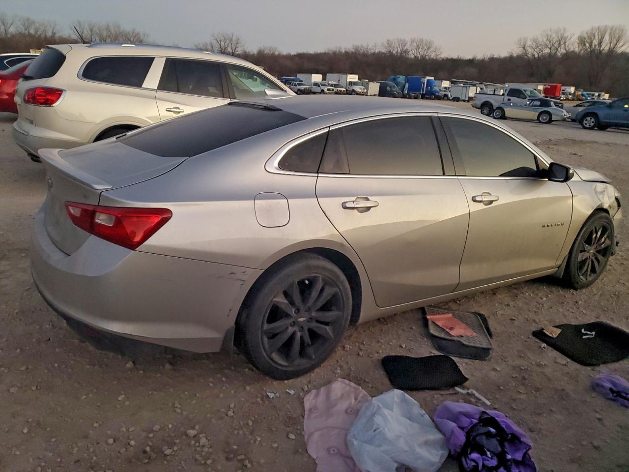 2017 Chevrolet Malibu Lt - Image 3