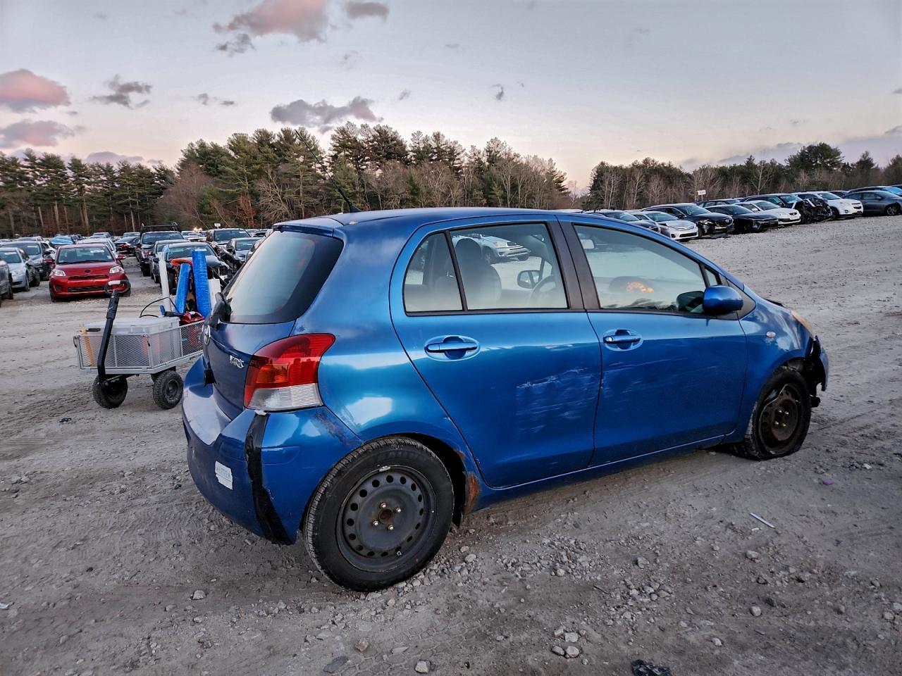2010 Toyota Yaris - Image 3