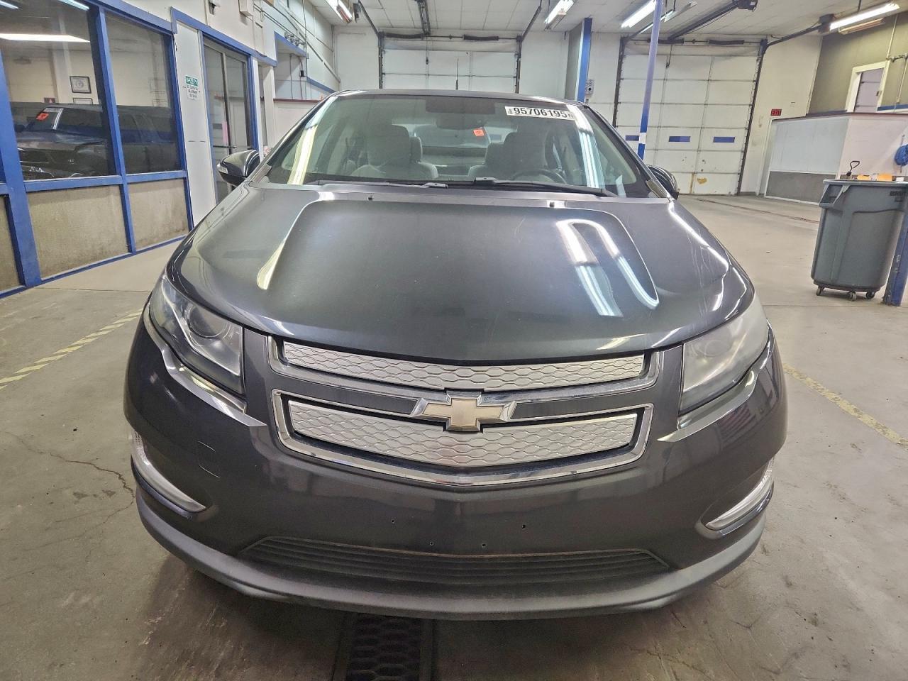 2013 Chevrolet Volt - Image 5