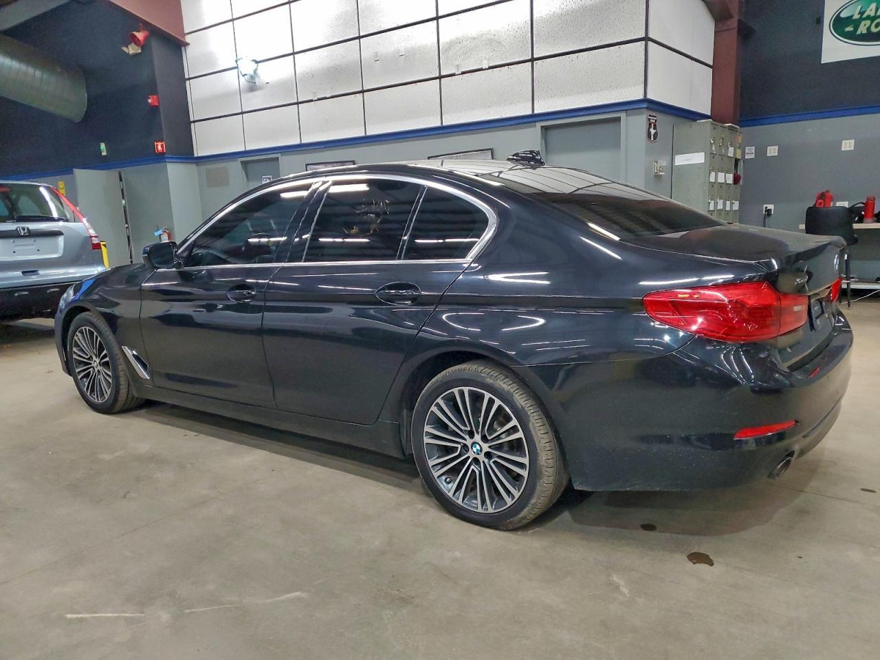 2019 BMW 530 Xi - Image 2