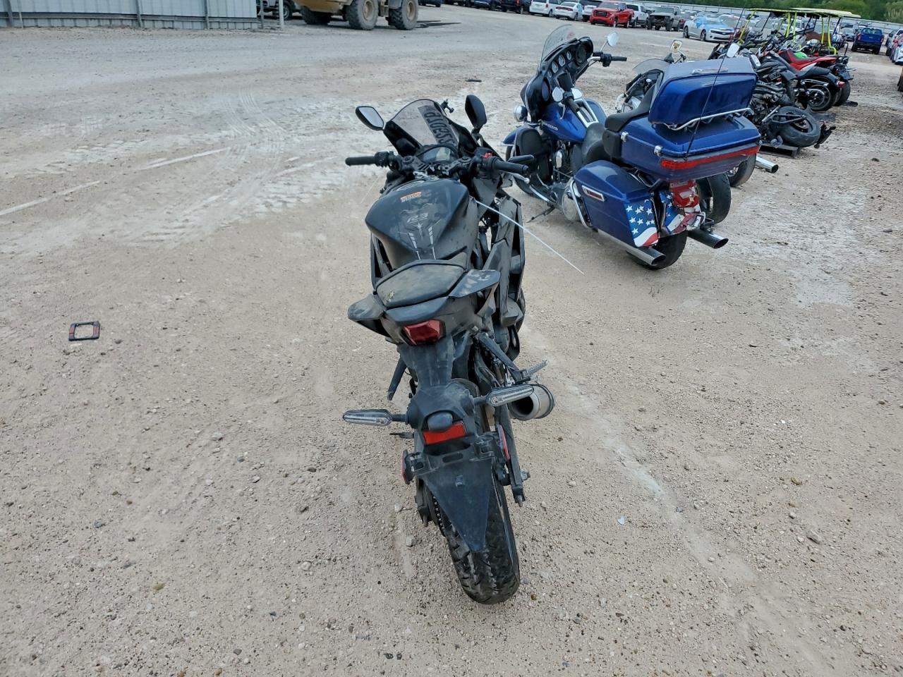 2025 Yamaha Yfz320 A - Image 4