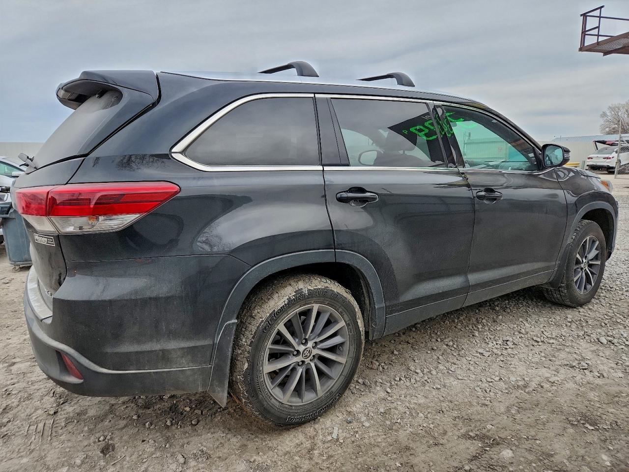 2019 Toyota Highlander Se - Фото 3