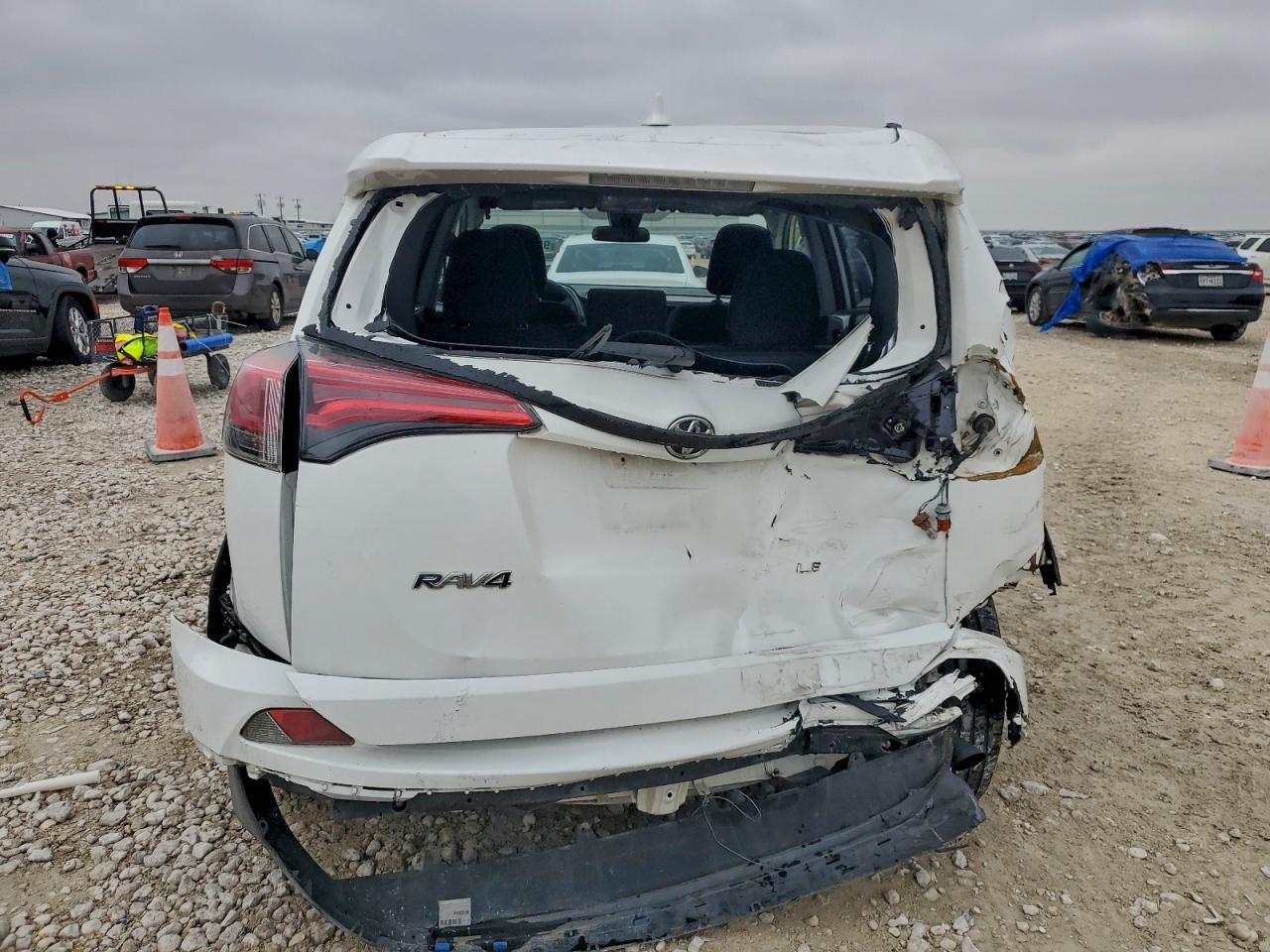 2018 Toyota Rav4 Le - Фото 6