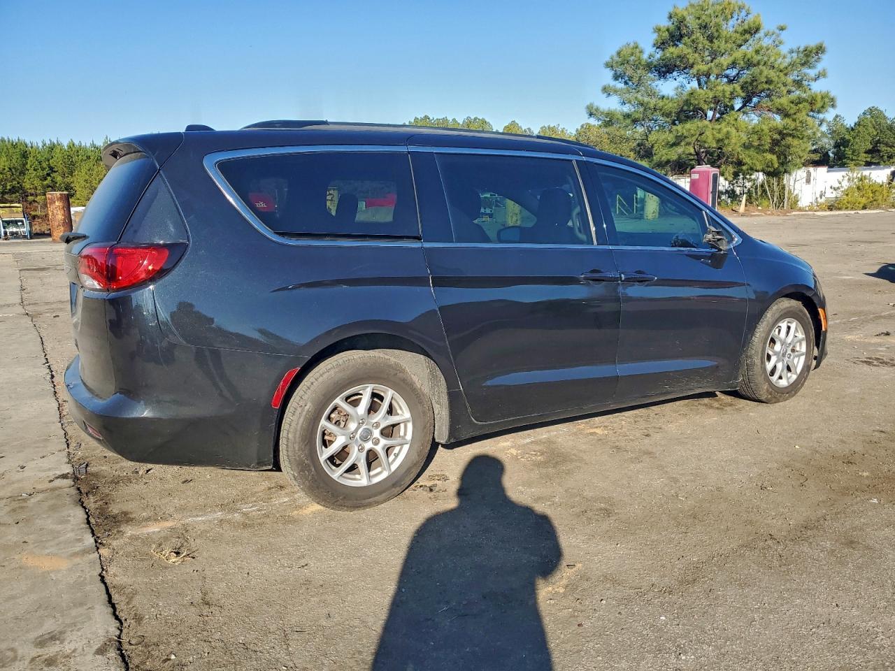 2017 Chrysler Pacifica Touring - Фото 3